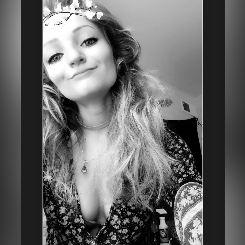Meet your Posher, Lauren